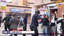 Lors d’une interpellation pour vol, des policiers blancs arrêtent trois personnes noires… qui sont en fait les propriétaires du magasin