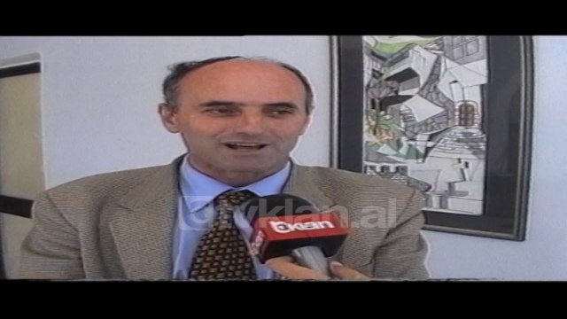 Partia Demokratike reagon per viziten e Sali Berishes ne Vlore (12 Maj 2000)