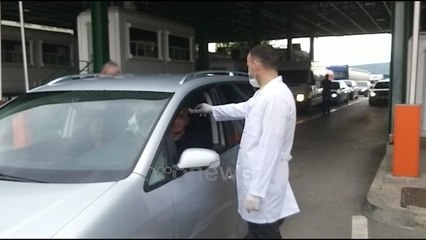 Kosova, "mollë e ndaluar" për shqiptarët. Tamponi dhe karantina nuk i lënë të kalojnë kufirin