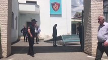 Ora News- E shkatërroi makina pas përplasjes, drejtoria e policisë në Elbasan mbetet pa portë