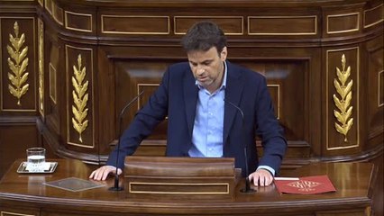 Asens a la ultraderecha: "La libertad es incompatible con tener en una mano la cacerola y en la otra la bandera con una águila franquista"