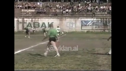 Ndeshje futbolli mes ushtareve franceze te NATO-s dhe skuadres se Sopotit (31 Maj 1999)