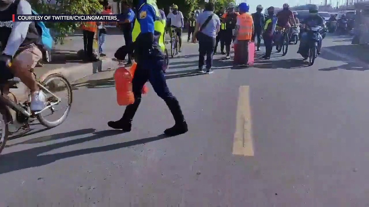 MMDA removes bike lanes installed by Bikers United Marshalls