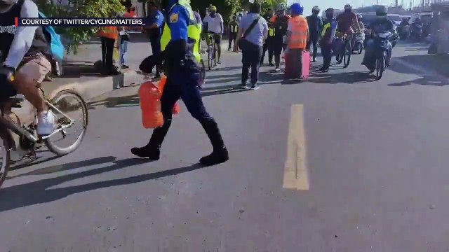 MMDA removes bike lanes installed by Bikers United Marshalls