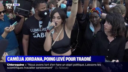 Poing levé, Camelia Jordana entonne un chanson en hommage à Adama Traoré et George Floyd