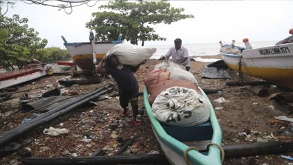 Descargar video: Cyclone Nisarga makes landfall in Mumbai: Ground Report