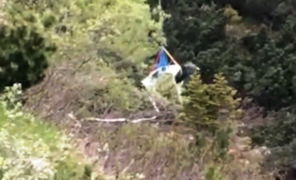 Arsiero (VI) - Mucca cade in una scarpata, recuperata con elicottero (03.06.20)