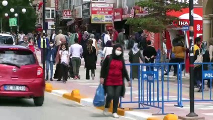 Yozgat’ta çocuklar ve gençler sokağa çıktı, gönüllerince eğlendi