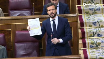 Casado vincula a Sánchez con las "cloacas" y el presidente acusa al líder del PP de hacer "seguidismo" de Abascal