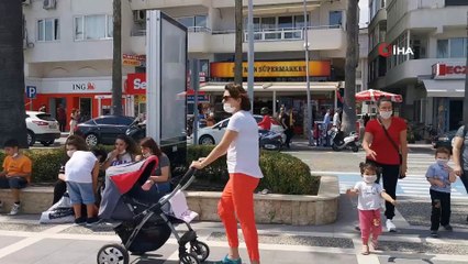 Marmaris’te çocuklar, denizin  ve parkların tadını çıkardı