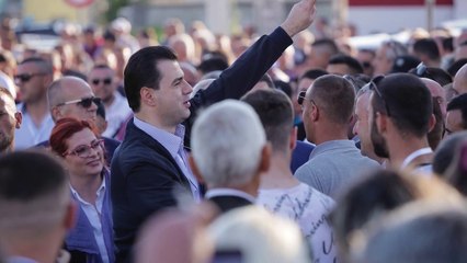 BASHA ME BANORËT E KËNETËS NË DURRËS