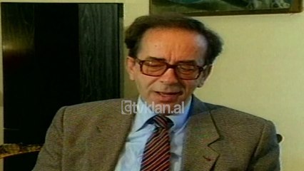 Ismail Kadare nderi i Gjirokastres (16 Maj 2000)