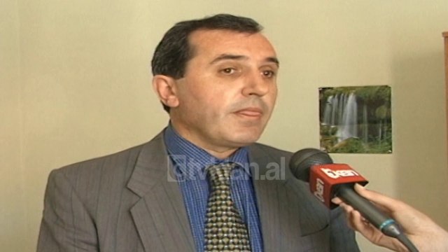 Besnik Mustafaj për PD në EDU - (17 Maj 2000)