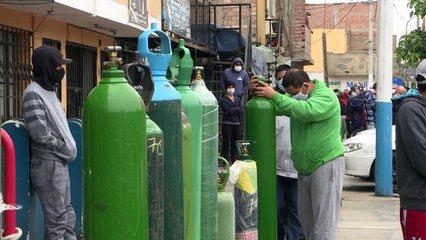 Perú afronta escasez de oxígeno para pacientes de coronavirus