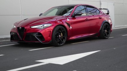 Alfa Romeo Giulia GTA Driving Video