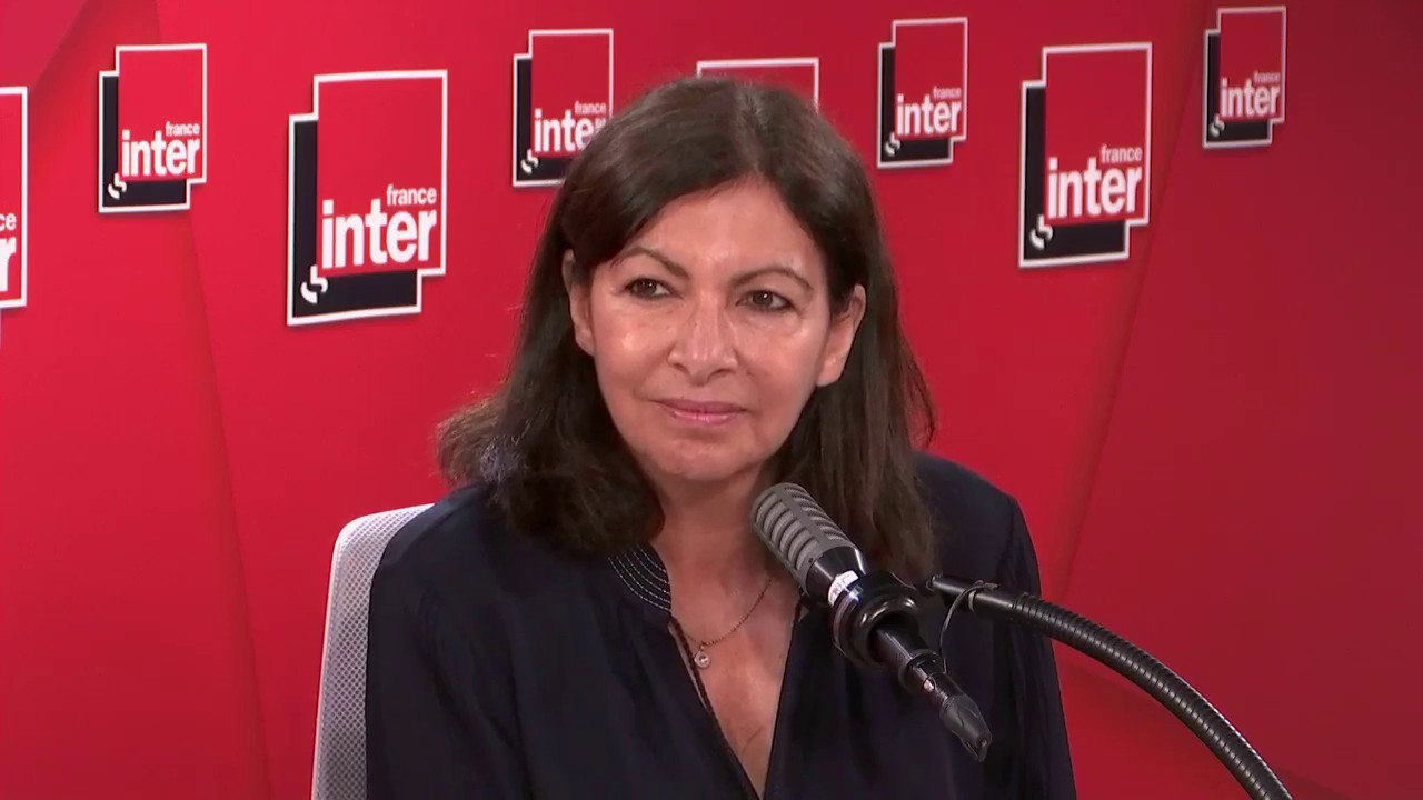 Anne Hidalgo sur les pistes de cyclables de transition : "Il y a un vrai engouement des Parisiens"