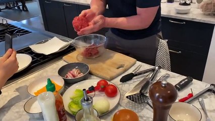 Gordon Ramsay's Top 10 Burger Tips