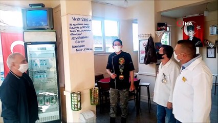 Kahveci astı, müşterileri şaşkınlıkla okudu: “Veresiye Covid-19’a yakalanıp ölmüştür”