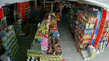 Silivri'de hırsızlar bir marketi 3 dakikada talan ettiği anlar kamerada