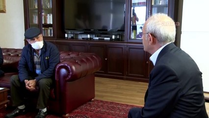 CHP Genel Başkanı Kemal Kılıçdaroğlu, cenazesinde linç girişimine uğradığı şehidin babasını ağırladı