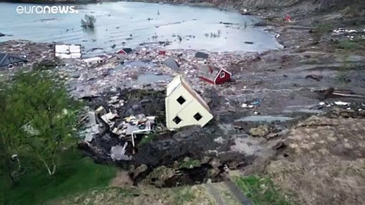 Video: Erdrutsch in Norwegen reißt Häuser ins Meer