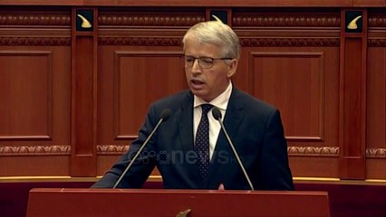 Ora News - Eksploziv brenda Teatrit? Ministri Lleshaj justifikon ndërhyrjen e RENEA-s