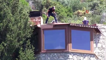 Firarinin villasının kaçak bölümleri yıkılıyor