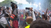 Los trabajadores de Nissan colapsan la Diagonal de Barcelona