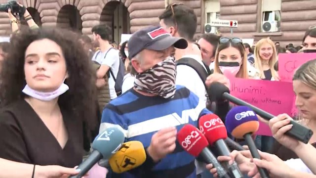 Babai i 15-vjeçares së abuzuar: Më bëjnë shantazhe, autori të kalbet në burg, do vras po doli!