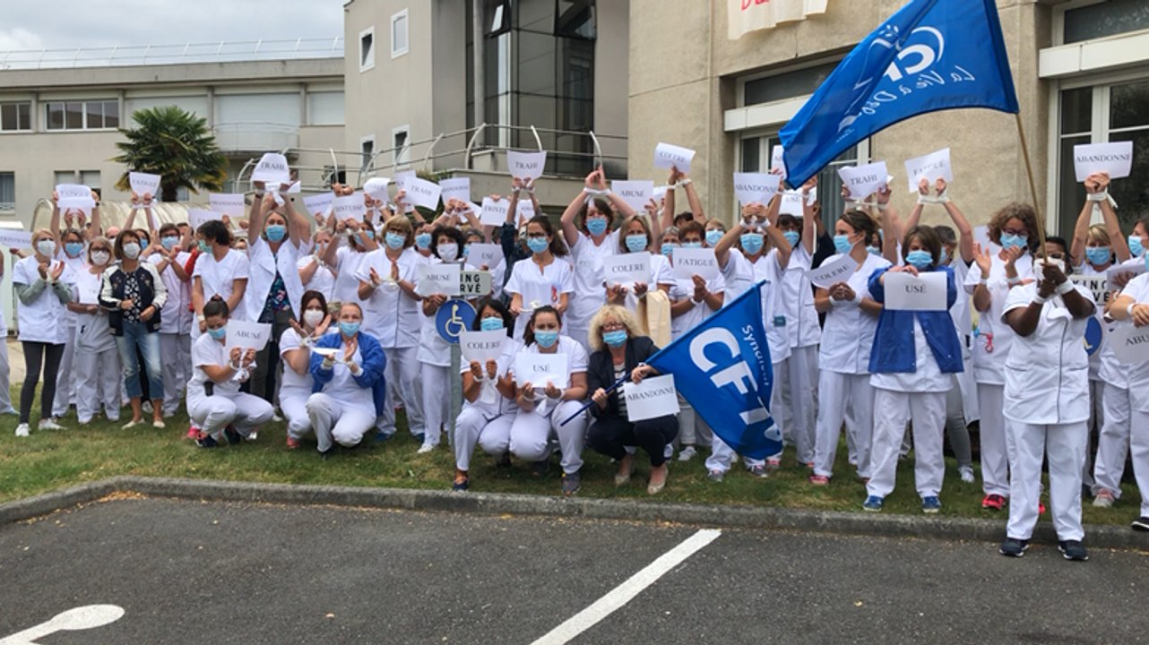 À la Clinique Saint-Yves, infirmiers et aides-soignants manifestent contre la perte de jours de récupération
