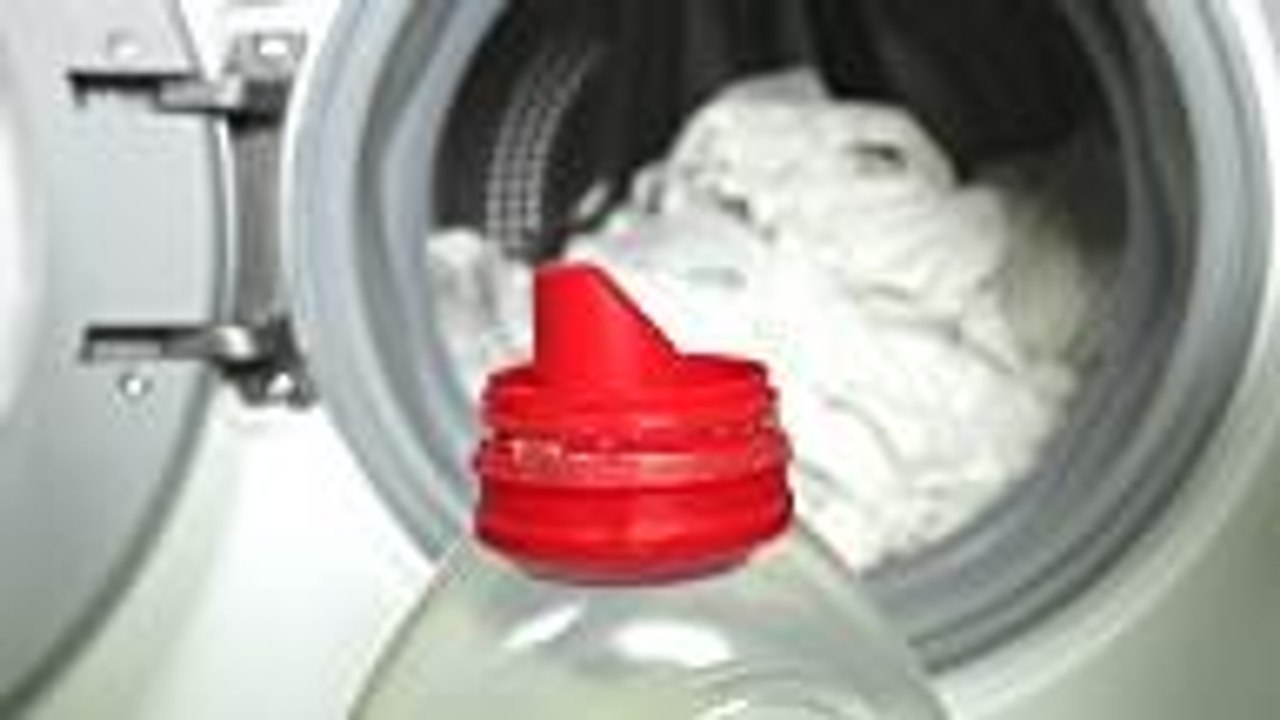 Here’s What Causes That White Residue on Freshly Washed Clothes video