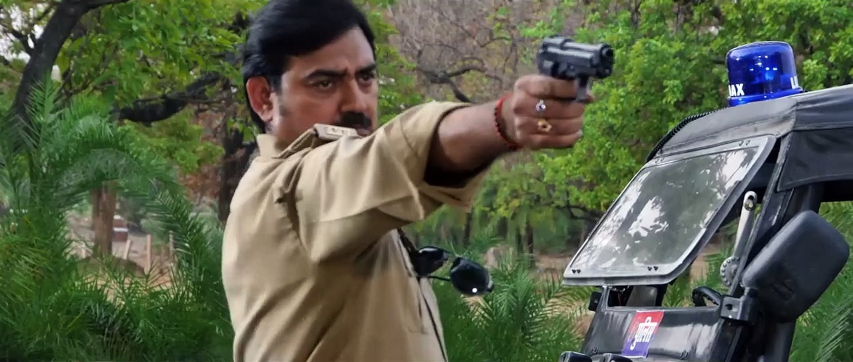 RIFLE GANJ Hindi Movie Official Trailer Om Puri, Mohan Joshi, Pramod Moutho, Bhoop, Sufi (1)