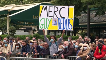 A Saint-Germain-des-Prés, derniers applaudissements pour Guy Bedos