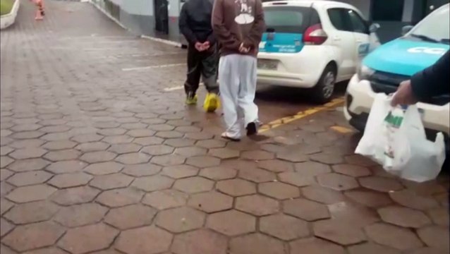 Policiais do 5º CRPM detêm dupla envolvida com o tráfico de drogas no Santa Cruz