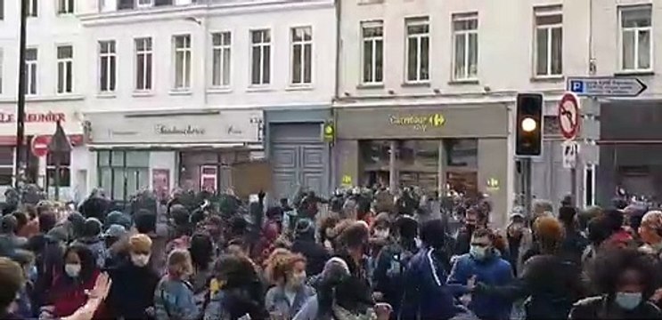 Les images des violences hier soir à Lille après la manifestation interdite contre les violences policières qui a réuni des milliers de personnes