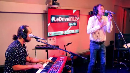 Cali interprète "C'est quand le bonheur" en live  dans #LeDriveRTL2 (04/06/20)