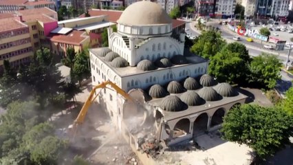 Avcılar Hacı Ahmet Tükenmez Camisi'nde yıkım başladı