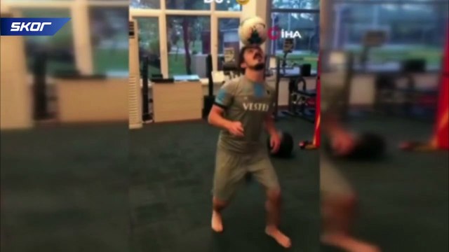 Trabzonspor'un Messi'si Abdulkadir Ömür, futbol topuyla dans etti