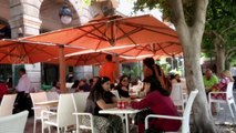 تونس تعيد فتح دور العبادة والمقاهي والمطاعم