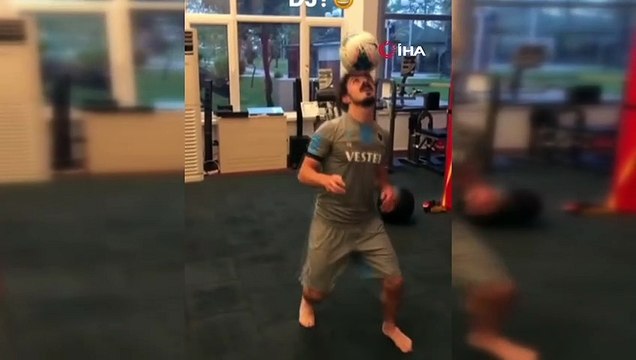 Trabzonspor'un Messi'si Abdulkadir Ömür, futbol topuyla dans etti