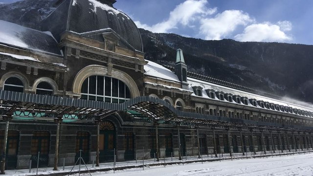 Ce lieu abandonné dans les Pyrénées est à couper le souffle