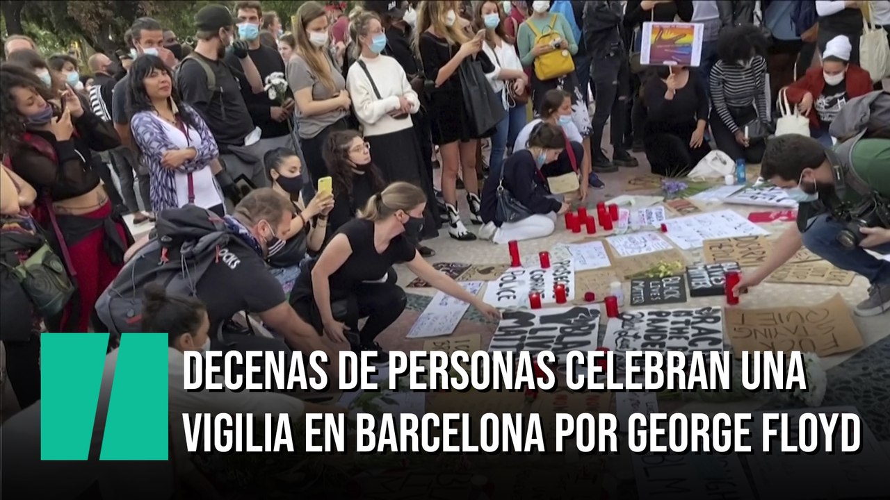 Decenas de personas celebran una vigilia en Barcelona en honor a George Floyd