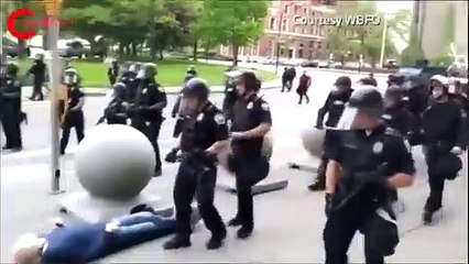 ABDde polisin yere ittiği 75 yaşındaki adam ağır yaralandı -