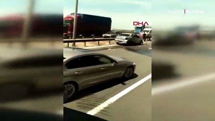 TEM'deki kazanın ardından araçlardan inenlere otomobil çarptı! 3'ü ağır, 7 yaralı