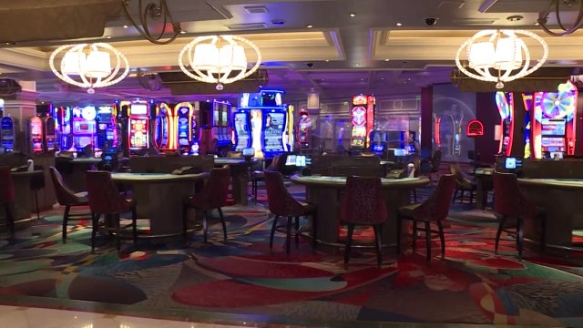 لاس فيغاس تعيد فتح كازينوهاتها بعد 11 أسبوعا من الإغلاق