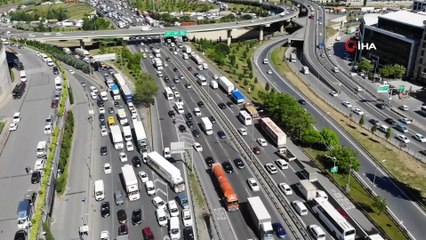 TEM Otoyolu’nda dikkat çeken trafik yoğunluğu