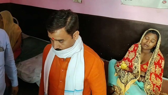 मुख्यमंत्री के जन्मदिन पर विधायक आशीष सिंह आशु ने सीएससी में मरीजों को किये फल वितरित