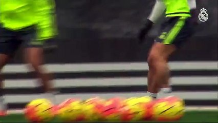 TRAINING _ Cristiano Ronaldo steals Casemiro_s hat!