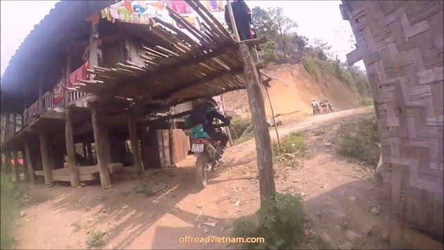 Vietnam en Motorbike. Rouler en été pour trouver de nouveaux itinéraires moto au Vietnam.