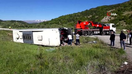 - Erzincan’da yolcu otobüsü devrildi: 19 yaralı